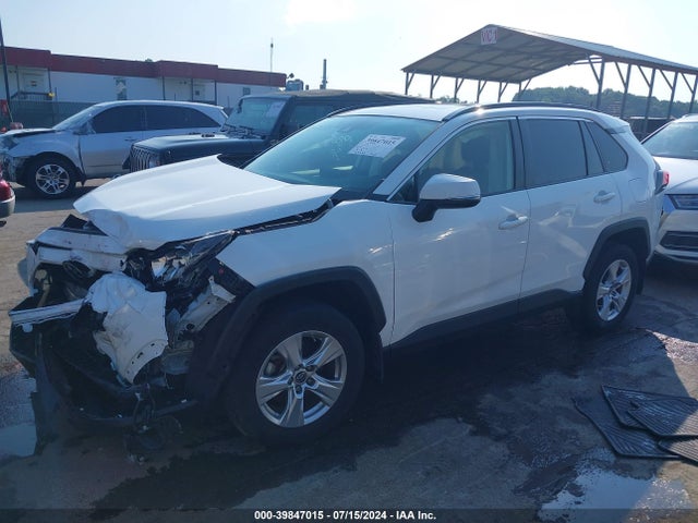 Toyota Rav4 Xle 2019 JTMP1RFV7KD036492 Image 2