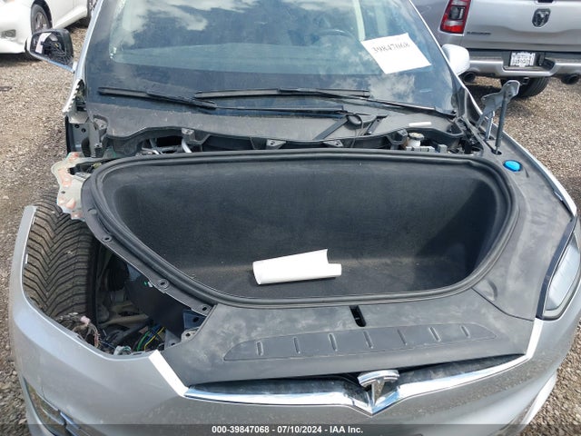 Tesla Model X 60d/70d/75d/90d 2016 5YJXCAE22GF002558 Image 10
