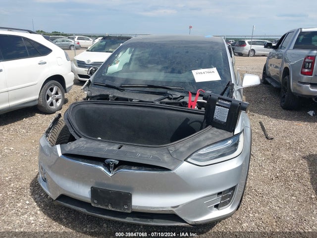 Tesla Model X 60d/70d/75d/90d 2016 5YJXCAE22GF002558 Image 13
