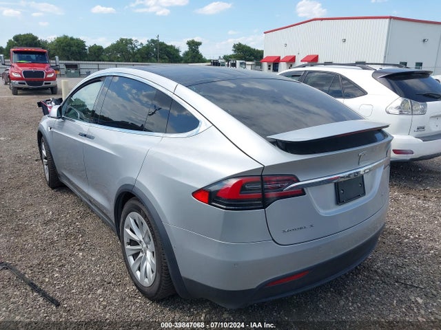 Tesla Model X 60d/70d/75d/90d 2016 5YJXCAE22GF002558 Image 3