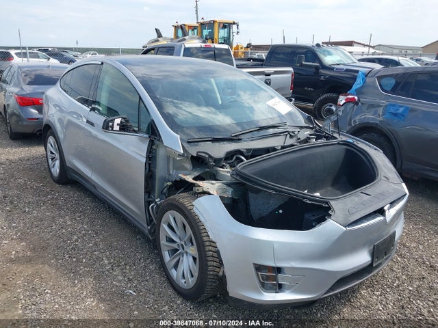 Tesla Model X 60d/70d/75d/90d 2016 5YJXCAE22GF002558 Image 6