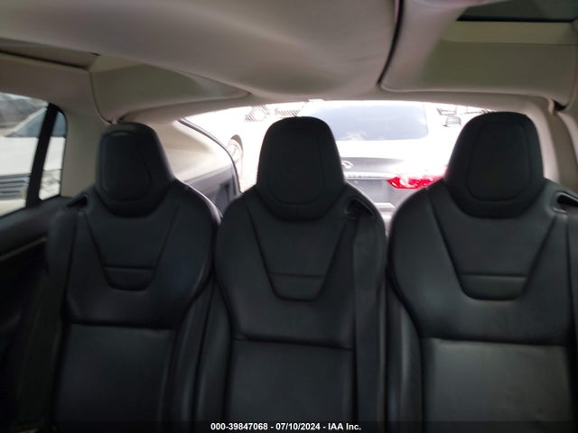 Tesla Model X 60d/70d/75d/90d 2016 5YJXCAE22GF002558 Image 8