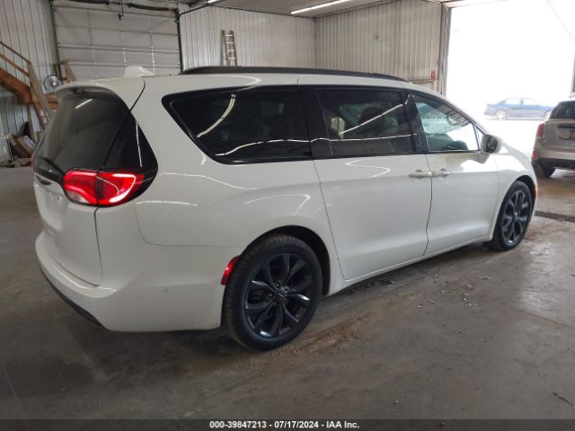 2C4RC1GG3KR741856 Chrysler Pacifica Limited