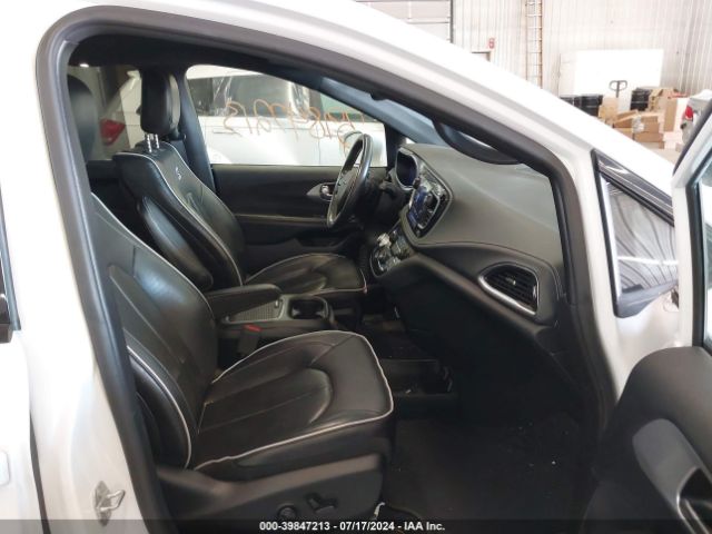 2C4RC1GG3KR741856 Chrysler Pacifica Limited