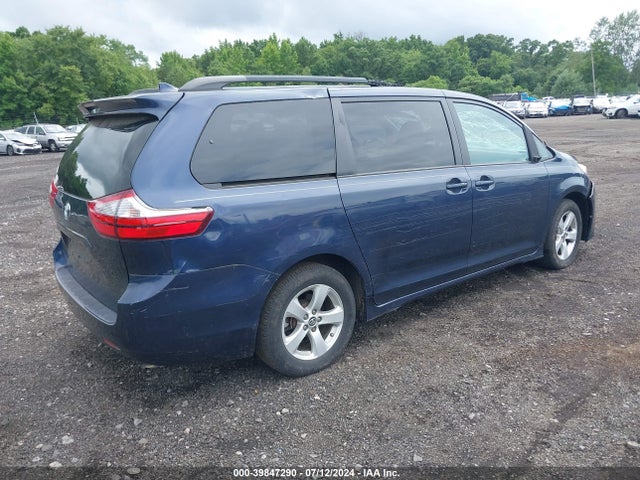 Toyota Sienna Le 8 Passenger 2018 5TDKZ3DC8JS903516 Image 4