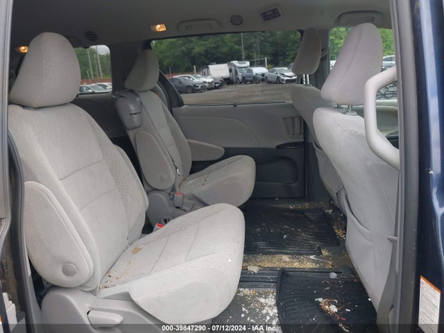 Toyota Sienna Le 8 Passenger 2018 5TDKZ3DC8JS903516 Image 8