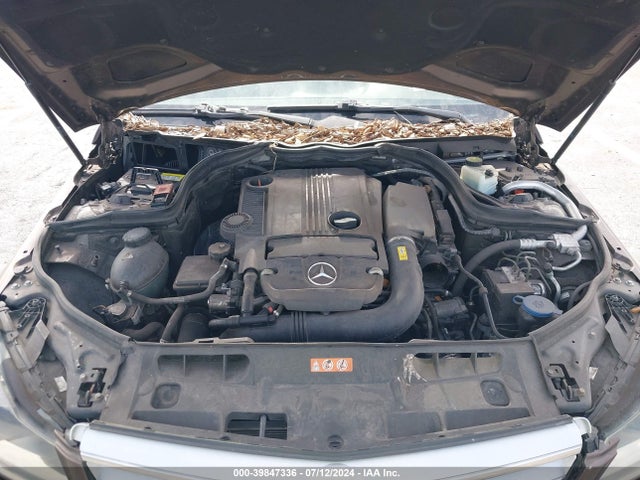 2013 Mercedes-benz C 250 Luxury/sport მანქანა იყიდება აუქციონზე, vin: WDDGF4HB5DF971532, აუქციონის ნომერი: 39847336