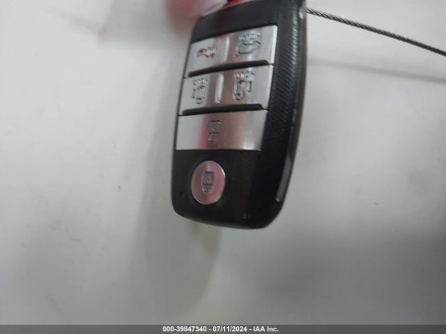 KNDMB5C15G6211943 KIA SEDONA LX