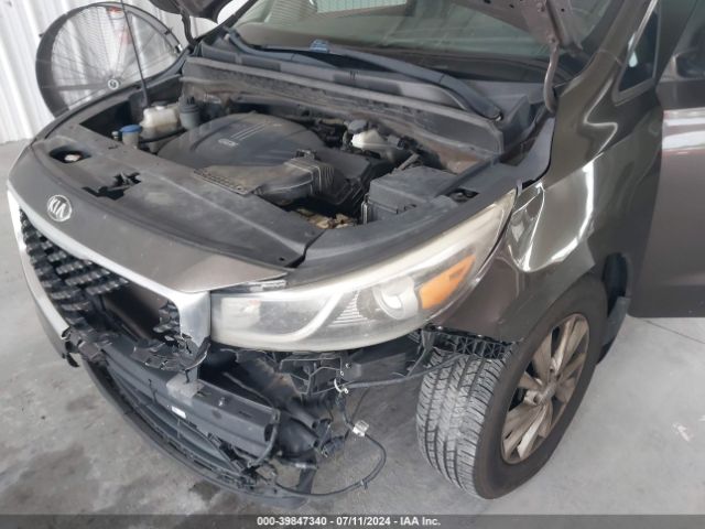 KNDMB5C15G6211943 KIA SEDONA LX