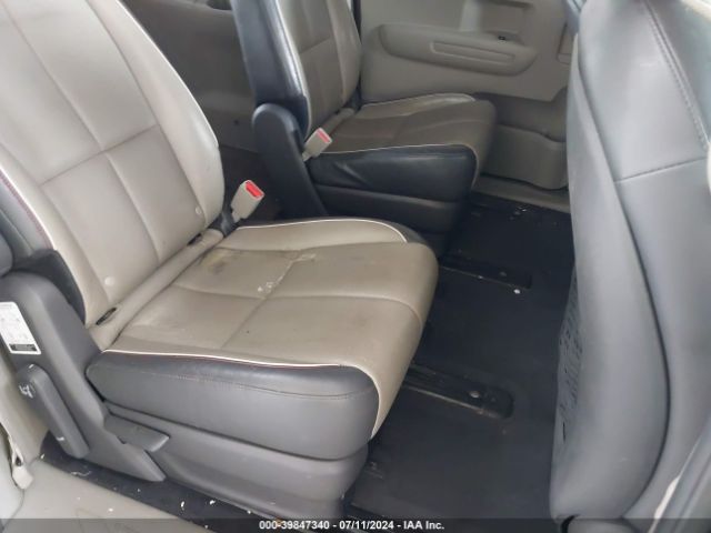 KNDMB5C15G6211943 KIA SEDONA LX