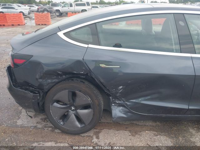 5YJ3E1EA4JF032054 Tesla MODEL 3