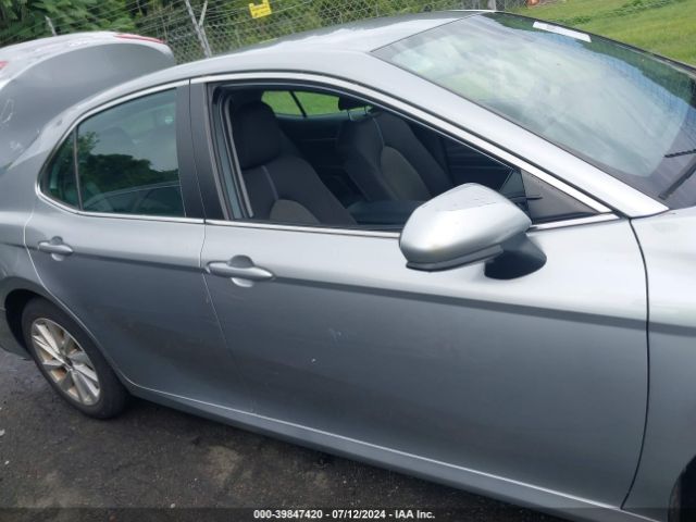 4T1C11AK1NU640584 Toyota CAMRY LE
