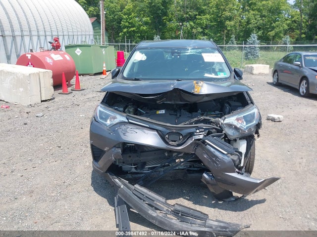 Toyota RAV4 LE 2018 JTMBFREV7JJ734419 Image 12
