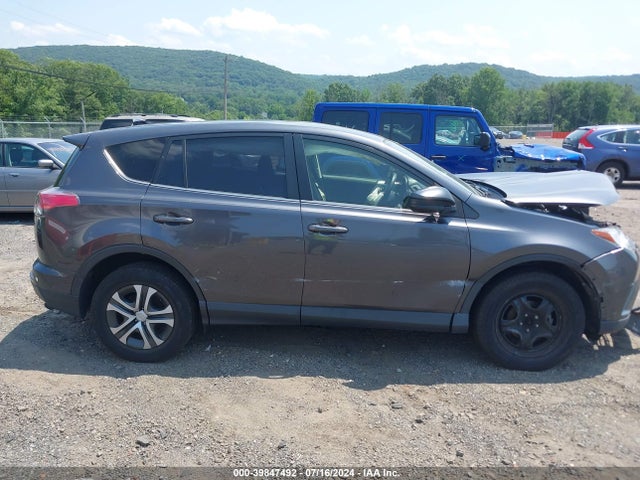 Toyota RAV4 LE 2018 JTMBFREV7JJ734419 Image 13