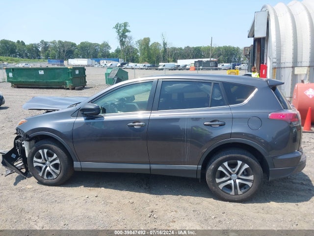 Toyota RAV4 LE 2018 JTMBFREV7JJ734419 Image 14