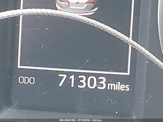 Toyota RAV4 LE 2018 JTMBFREV7JJ734419 Image 15