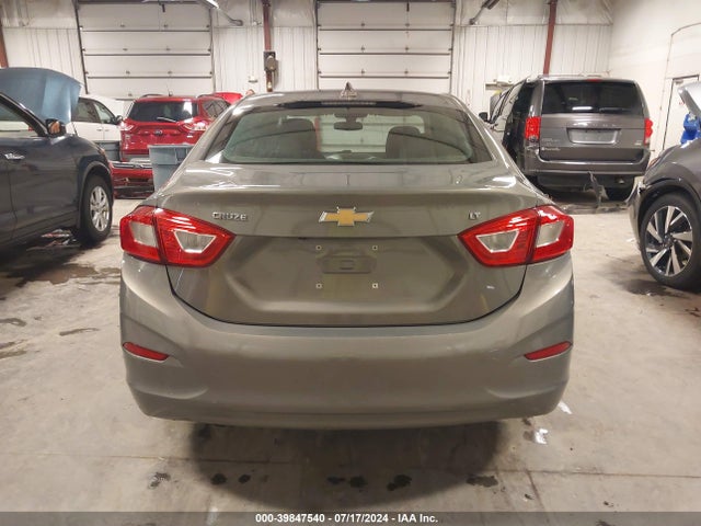 Chevrolet Cruze Lt Auto 2018 1G1BE5SM7J7212600 Image 17