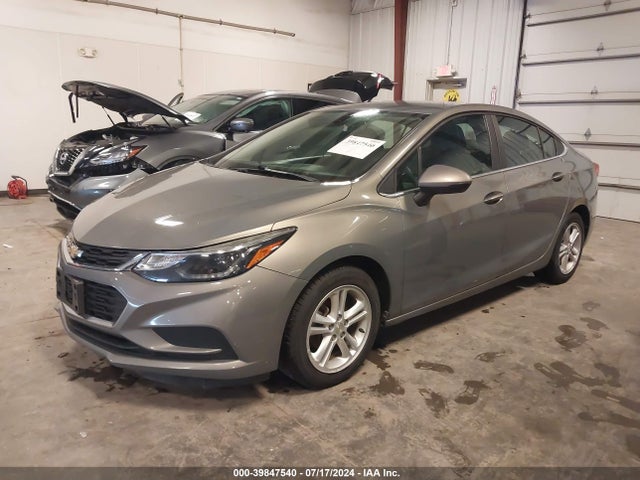 Chevrolet Cruze Lt Auto 2018 1G1BE5SM7J7212600 Image 2