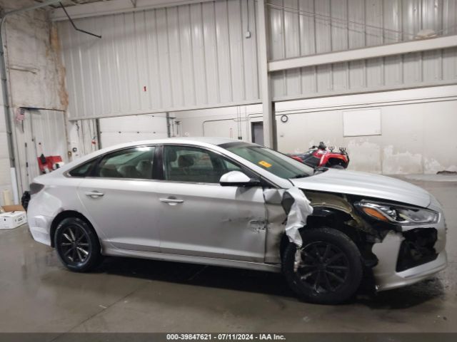 5NPE24AFXKH799110 Hyundai SONATA SE