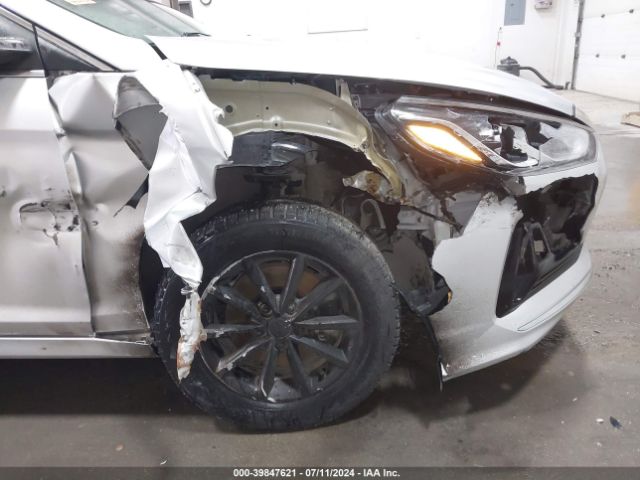 5NPE24AFXKH799110 Hyundai SONATA SE