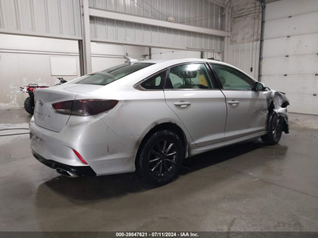 5NPE24AFXKH799110 Hyundai SONATA SE