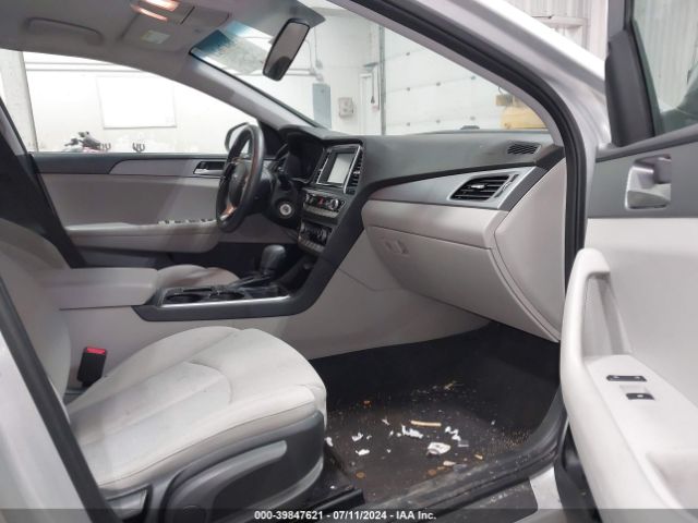 5NPE24AFXKH799110 Hyundai SONATA SE
