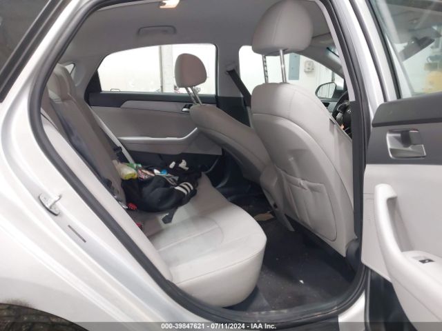 5NPE24AFXKH799110 Hyundai SONATA SE