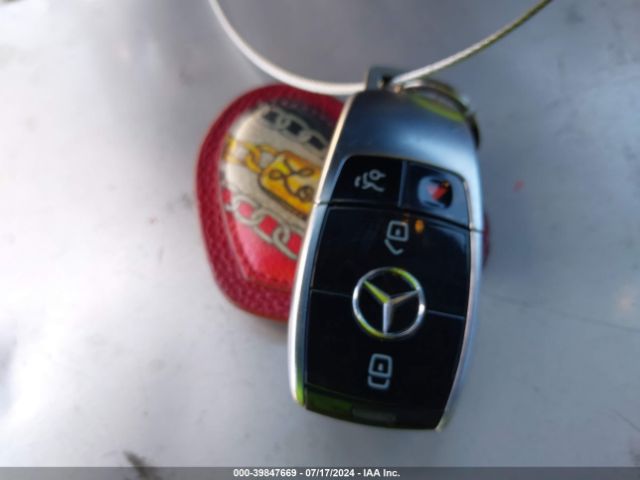 WDDZF4JB4HA048089 Mercedes-Benz E 300