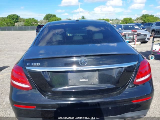 WDDZF4JB4HA048089 Mercedes-Benz E 300
