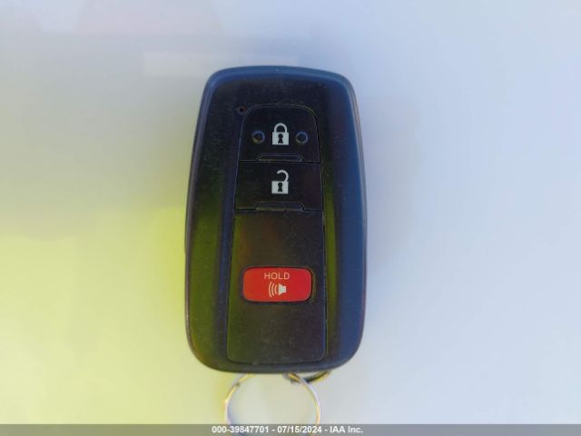 JTDKARFU7H3531811 Toyota Prius Three Touring