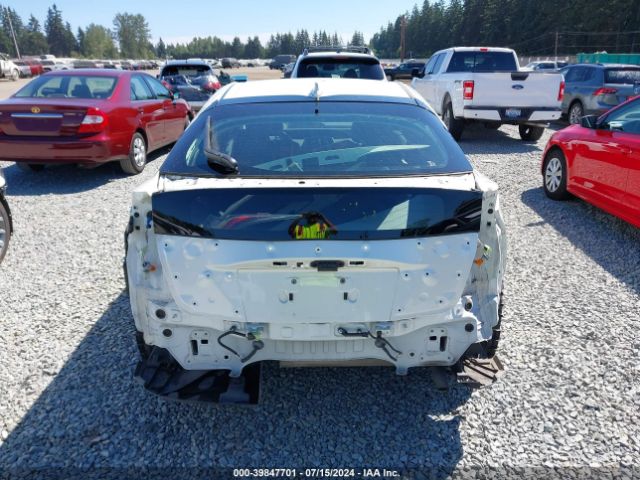 JTDKARFU7H3531811 Toyota Prius Three Touring