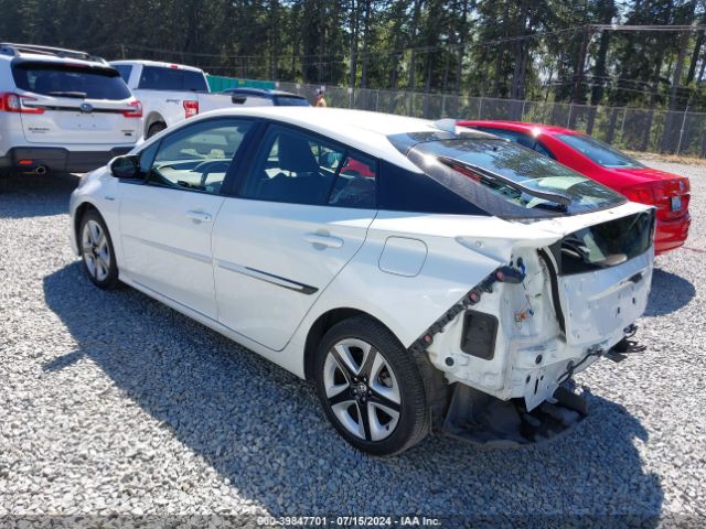 JTDKARFU7H3531811 Toyota Prius Three Touring
