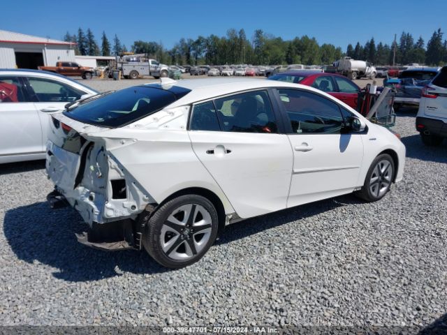 JTDKARFU7H3531811 Toyota Prius Three Touring