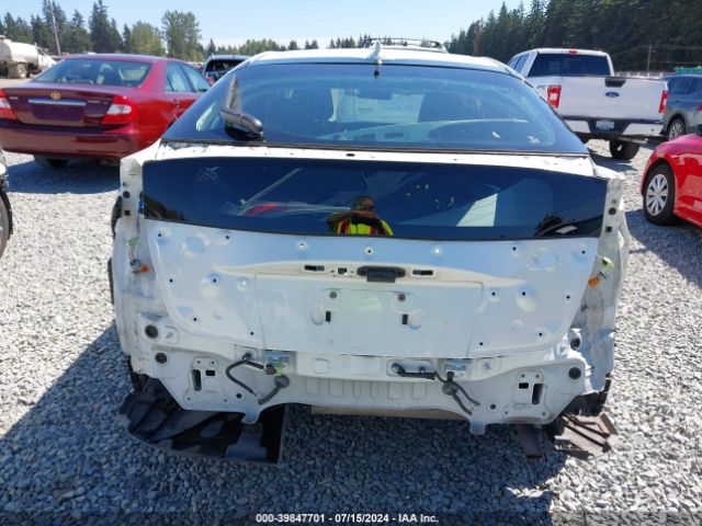 JTDKARFU7H3531811 Toyota Prius Three Touring