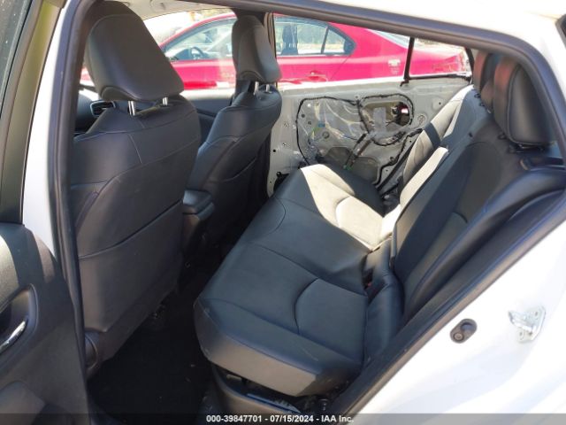 JTDKARFU7H3531811 Toyota Prius Three Touring