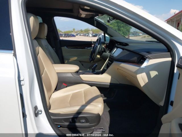 1GYKNBRS5HZ121781 Cadillac XT5 LUXURY
