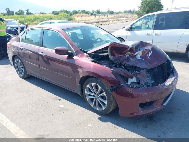 2015 1HGCR2F57FA017738 main image
