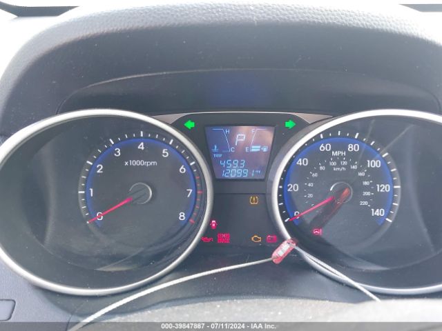 KM8JUCAG3FU021069 Hyundai TUCSON SE
