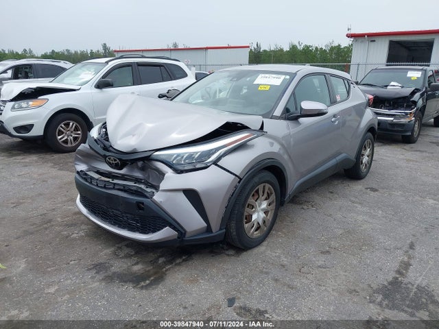 Toyota C-HR LE 2020 NMTKHMBX4LR104705 Image 2