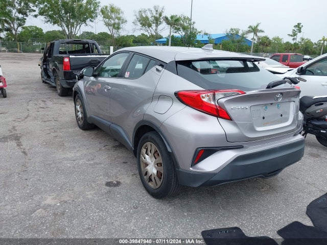 Toyota C-HR LE 2020 NMTKHMBX4LR104705 Image 3