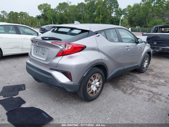 Toyota C-HR LE 2020 NMTKHMBX4LR104705 Image 4