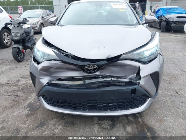 Toyota C-HR LE 2020 NMTKHMBX4LR104705 Image 6