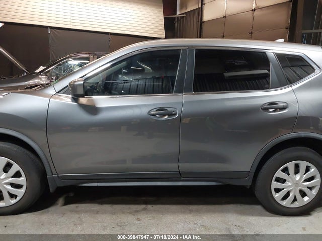 Nissan ROGUE S 2018 JN8AT2MV6JW313229 Image 15
