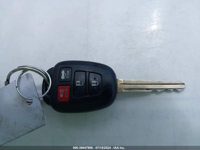 Toyota COROLLA LE 2018 5YFBURHE9JP821493 Image 11