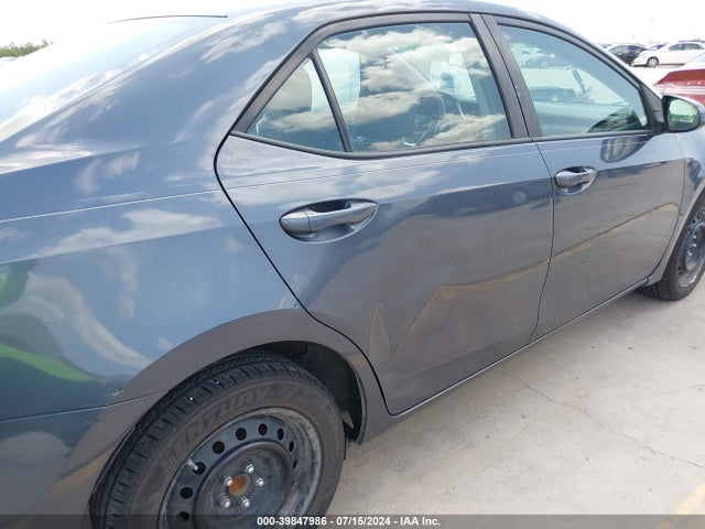 Toyota COROLLA LE 2018 5YFBURHE9JP821493 Image 18