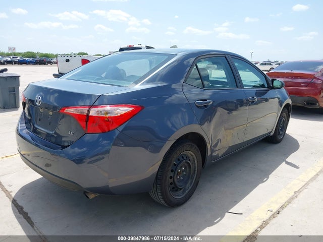 Toyota COROLLA LE 2018 5YFBURHE9JP821493 Image 4