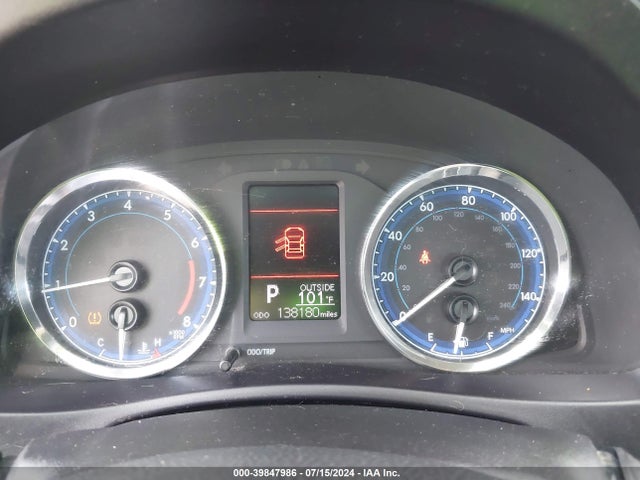 Toyota COROLLA LE 2018 5YFBURHE9JP821493 Image 7