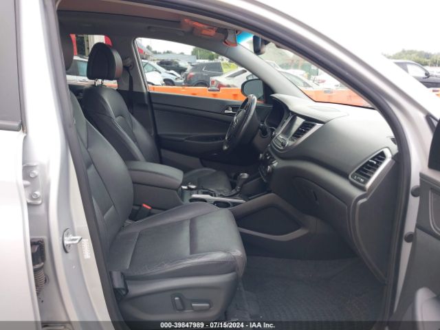 KM8J3CA26HU513654 Hyundai Tucson Limited