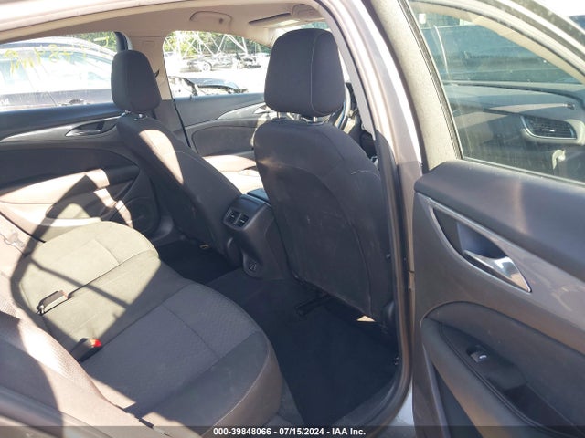 Buick Regal Sportback Preferred 2018 W04GL6SX3J1109769 Image 8