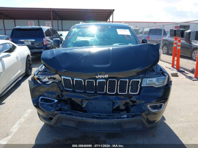 1C4RJEAG8JC380752 Jeep Grand Cherokee Laredo E 4x2
